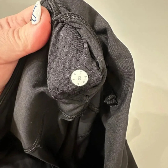 Lululemon Women Black Mesh Cropped Workout Leggings T60416 Size 8 - Picture 5 of 5